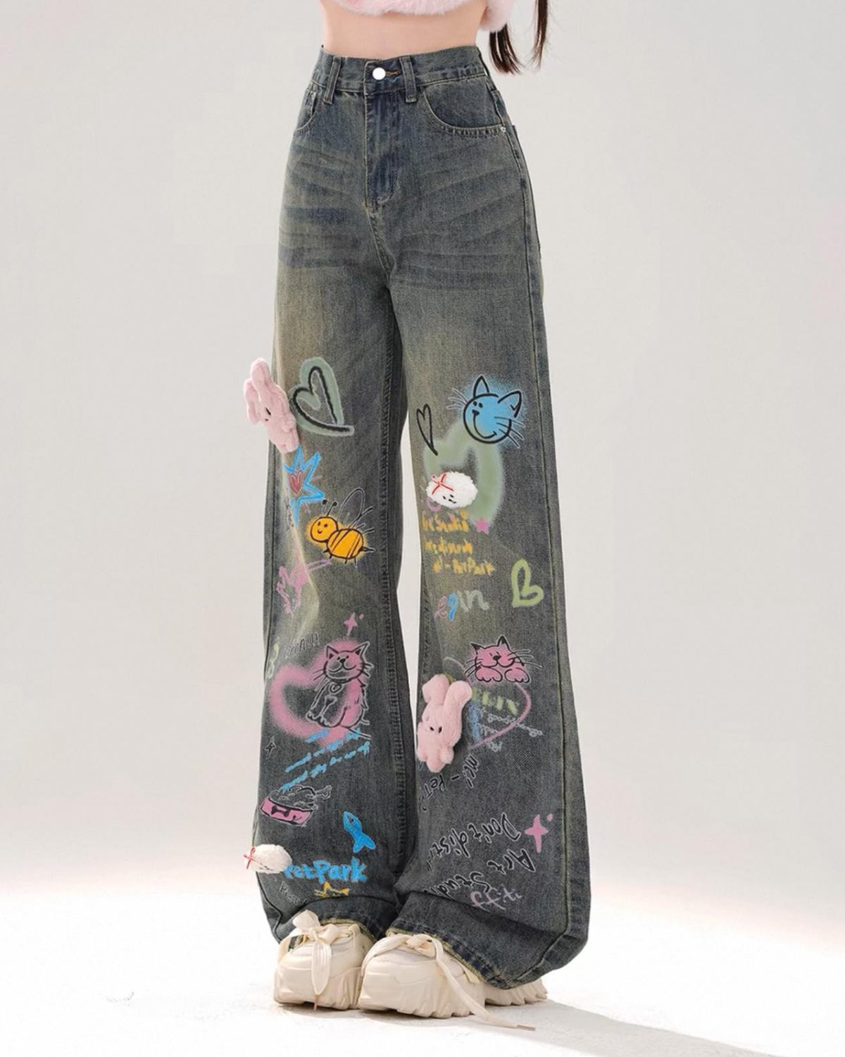 Loose Fit Harajuku Jeans Closer Up Quarter View